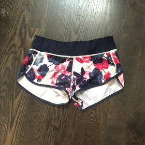 Lulu lemon running shorts